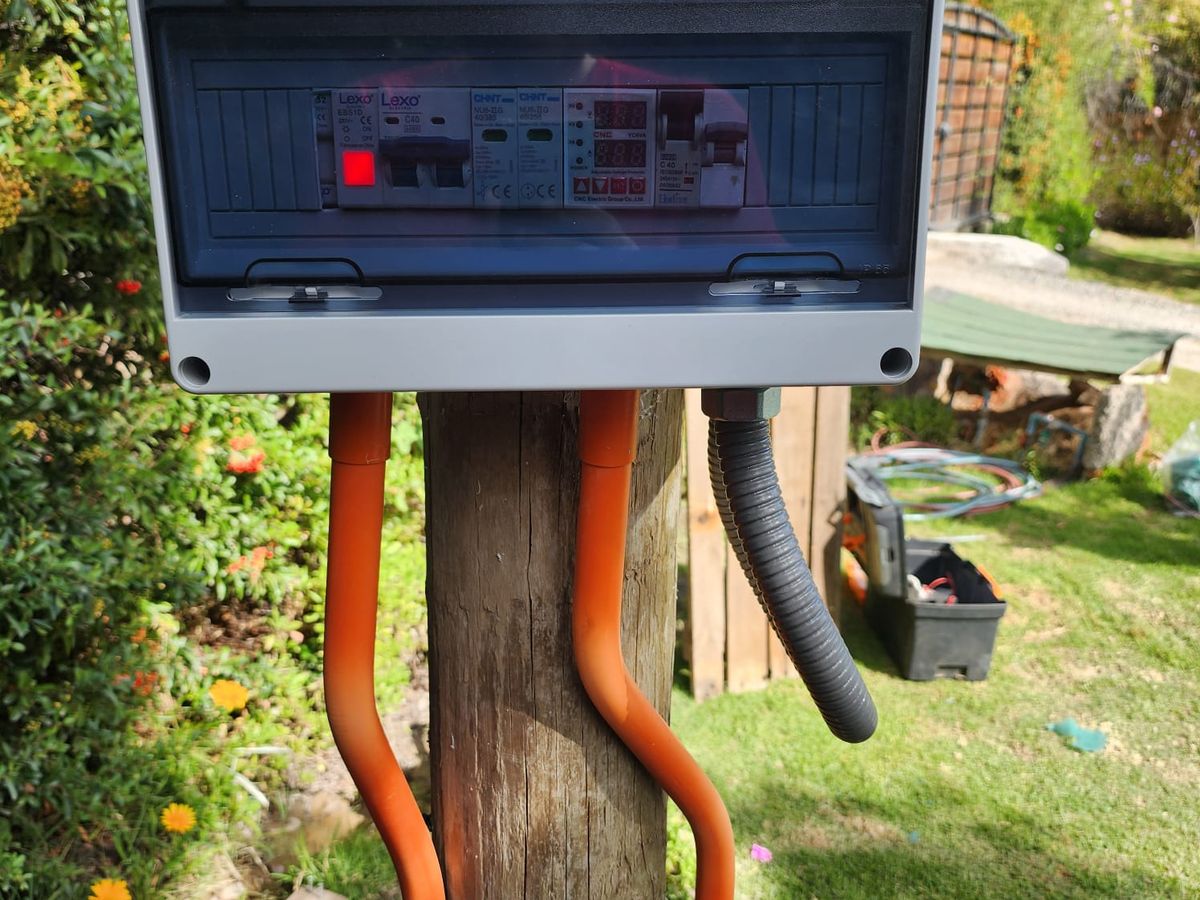 Tablero eléctrico nuevo después de la normalización
